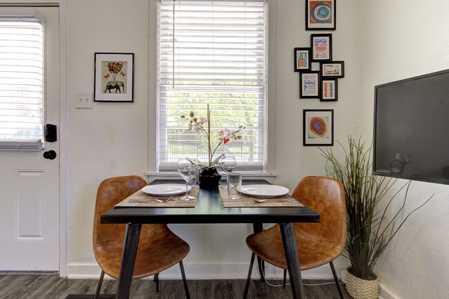 Building Photo - 1980 Jefferson Ave