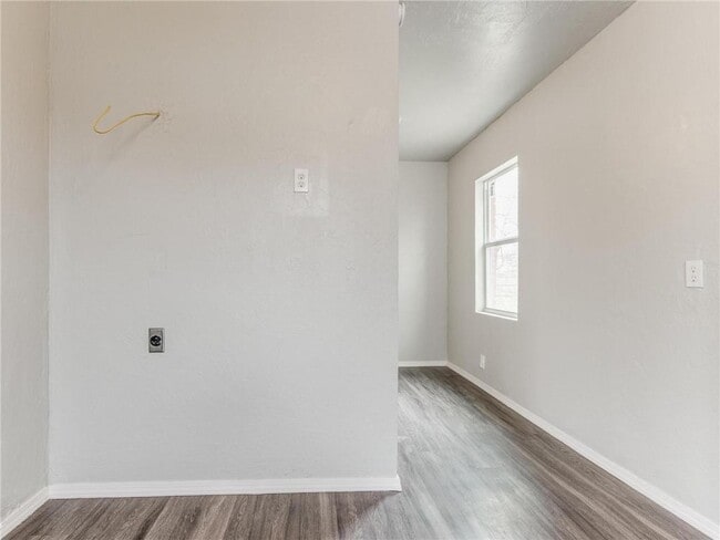 Building Photo - 1716 SW 18th St