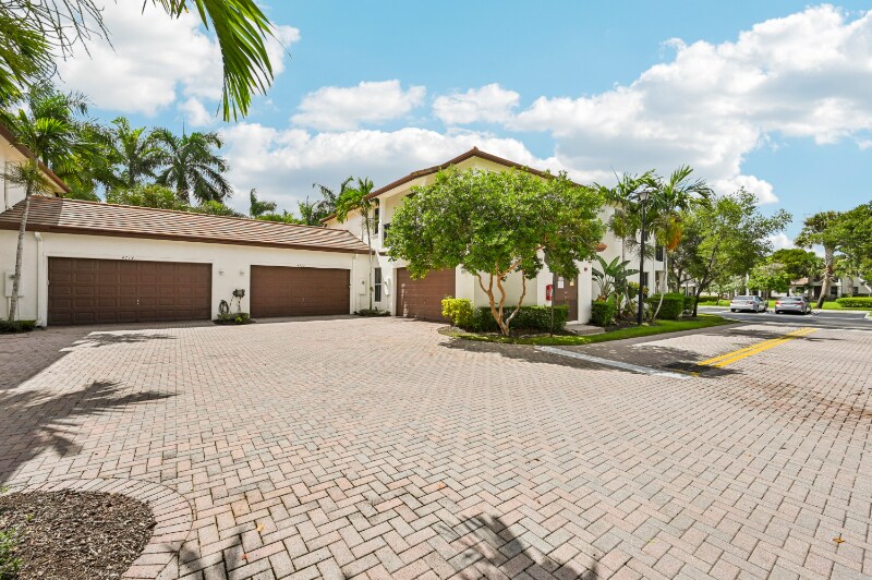 Building Photo - 4714 Monarch Way