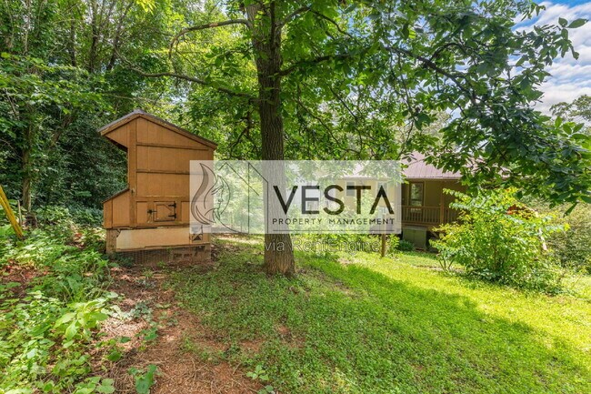 Building Photo - 10 Wellspring Ln