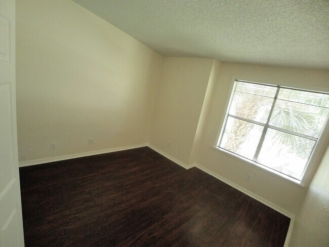 Building Photo - FOR RENT! Beautiful 2/2 Winter Park  Pool View Condo  in front of Full Sail!