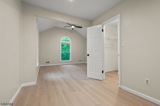 Building Photo - 52 Arthurs Ct