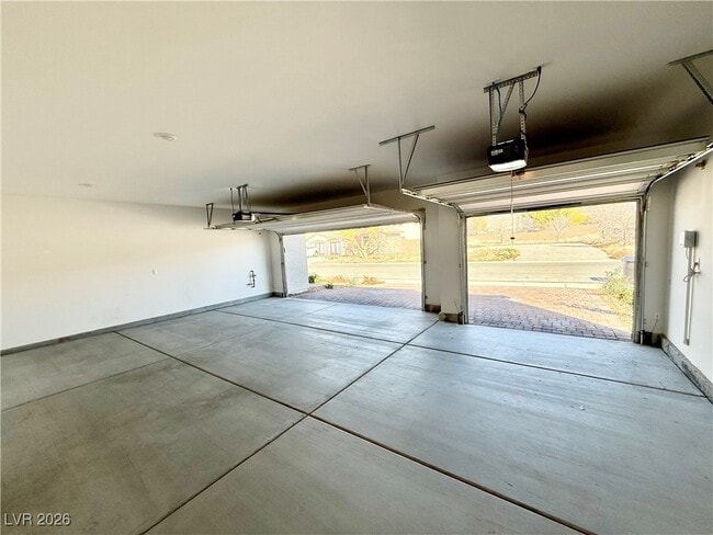 Building Photo - 5407 Splendido Ave