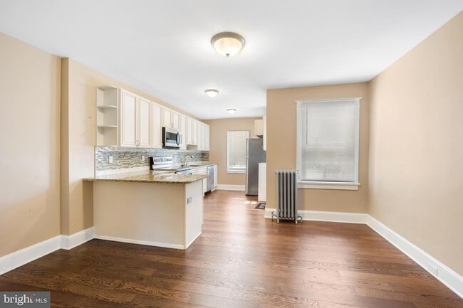 Building Photo - 1011 Clifton Ave