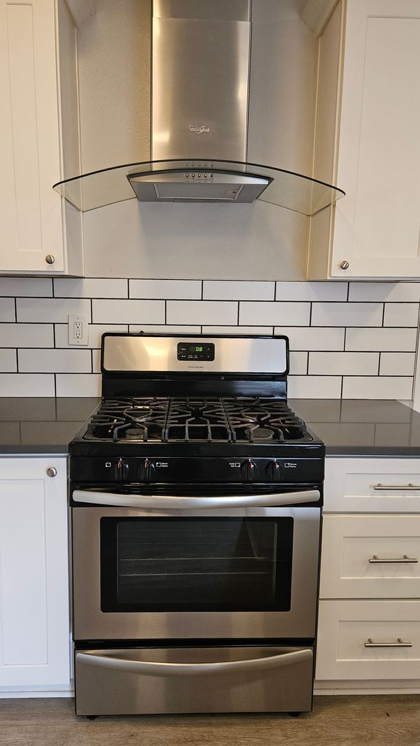 Building Photo - Super cute Duplex in Heart of Tacoma (Lower Unit)