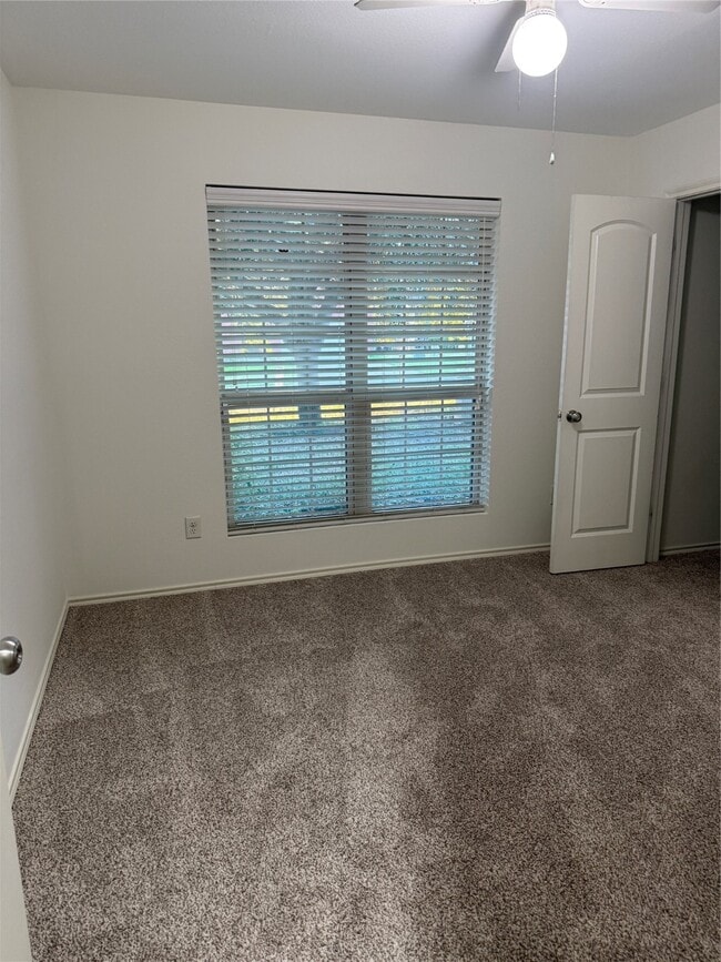 Building Photo - 962 Oak Lynn Dr