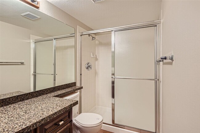 Building Photo - Evolve Real Estate: Amazing 4 Bdr/4 Bath +...