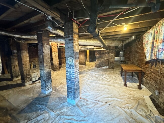 Building Photo - Fully remodeled, 2 bed 1 bath house, Walk to downtown Kannapolis!