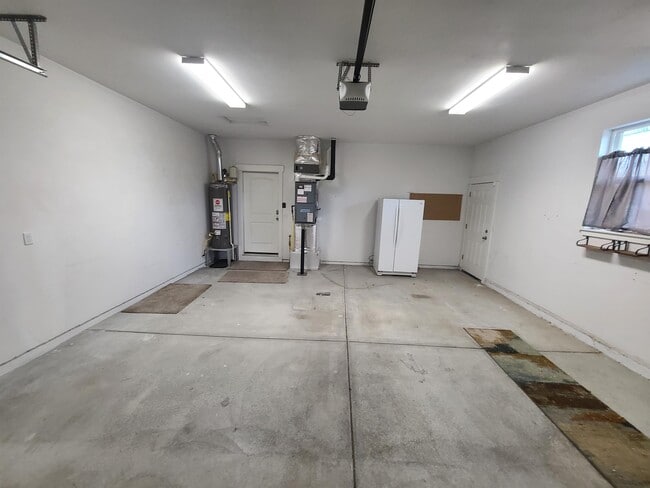 Building Photo - 16680 Cabin Lake Ln