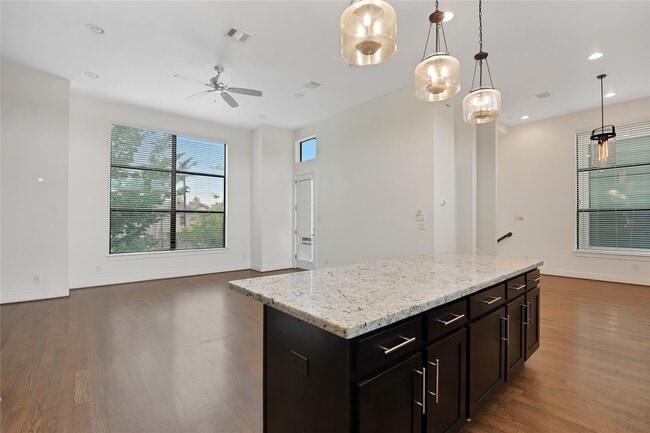 Building Photo - 1810 Thompson St