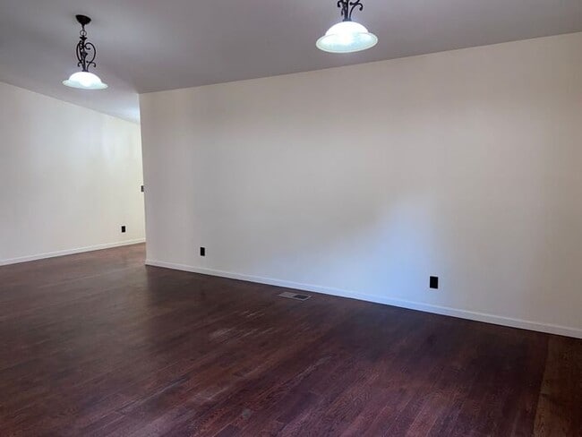 Building Photo - Sparks Single Story Home - 4 Bedrooms (Reed HS, Mendive MS, Whitehead ES)