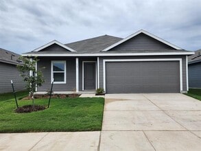 Building Photo - 647 Montclair Ave