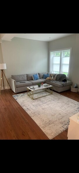 Building Photo - 71 Savin St