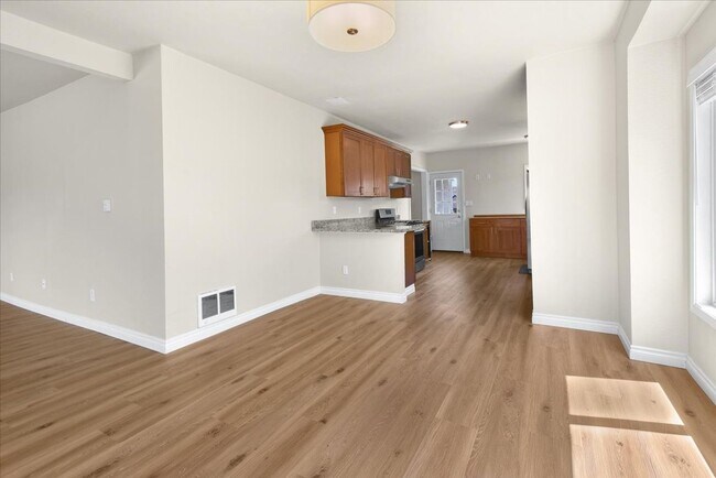 Building Photo - 1511 McDougall Ave