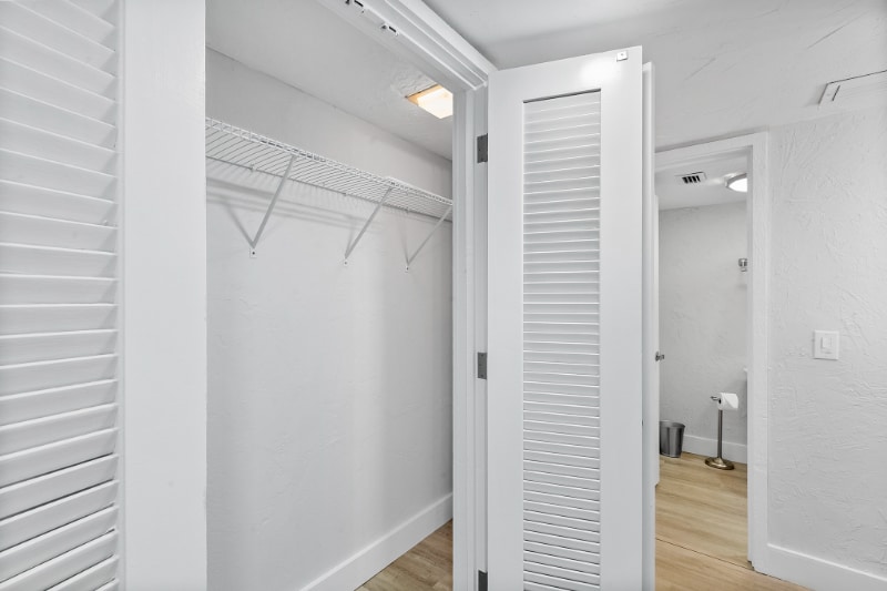 Building Photo - 2077 Corner Lake Dr