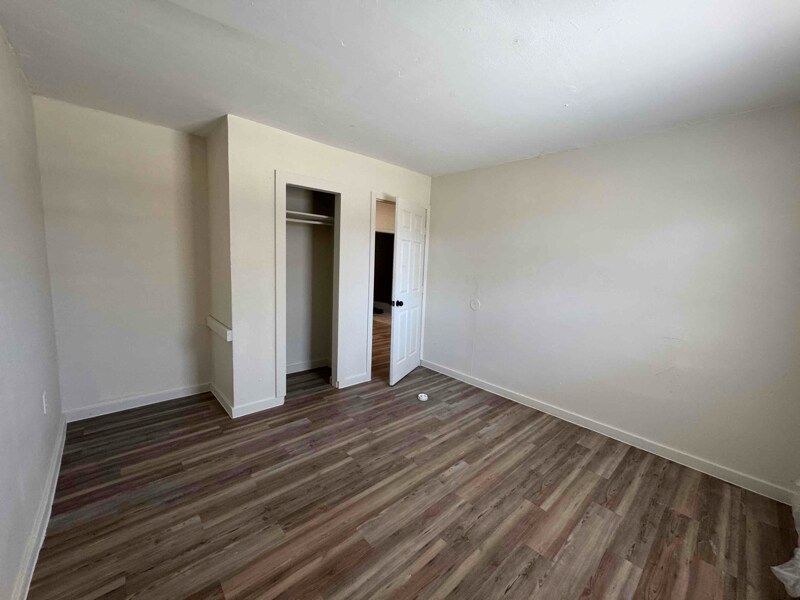 Building Photo - 610 Fenfield Ave