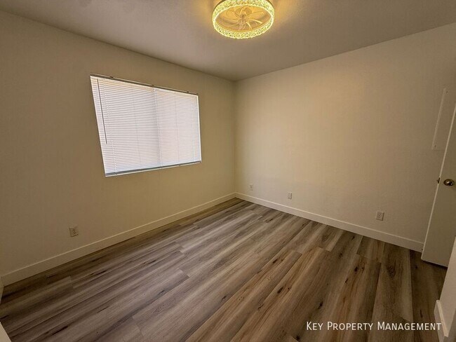 Building Photo - 2980 Juniper Hills Blvd