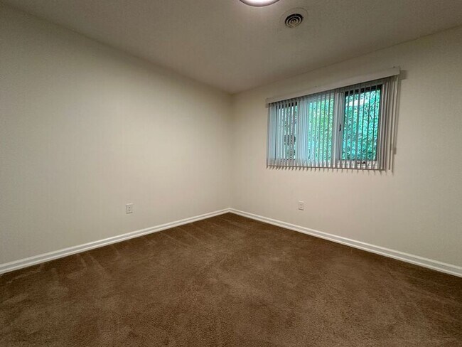 Building Photo - 112 Glenn Bridge Road