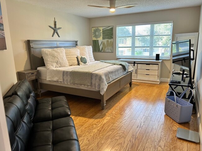 Building Photo - 274 Seabreeze Cir