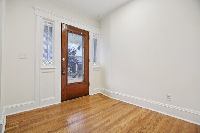 Primary Photo - 166 Franklin Ave