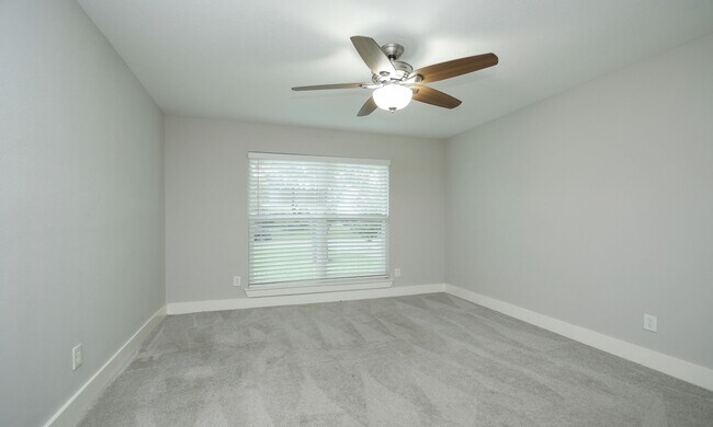 Building Photo - 5815 Picasso Pl