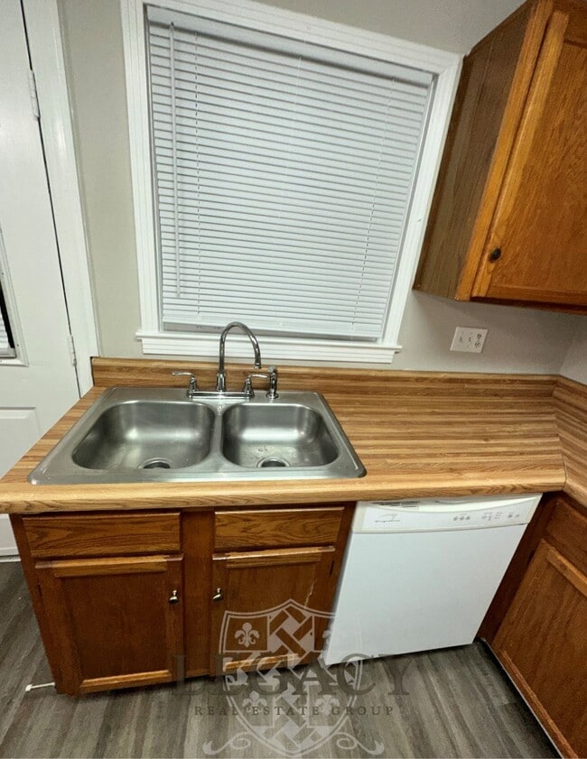 Building Photo - 748 Holder Dr