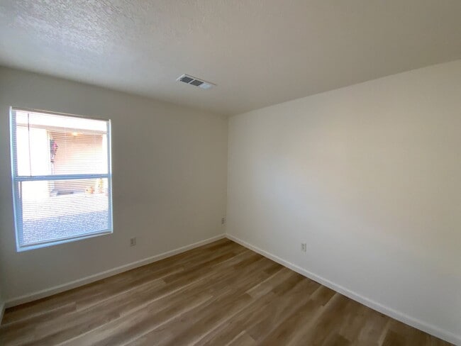 Building Photo - 4 Bedroom Single Story Home Available Near Paseo Del Norte Blvd NE & Universe Blvd NW!