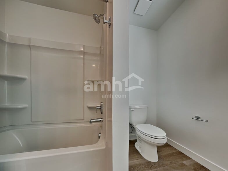 Building Photo - 7352 S Avenida Obelo