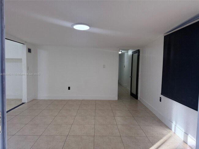 Building Photo - 16700 NW 72nd Ct