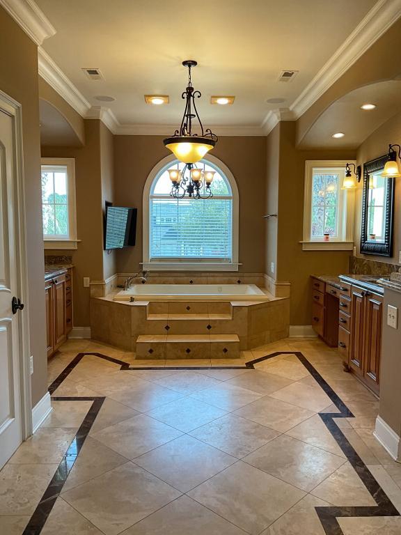 Building Photo - 664 Oxbow Dr