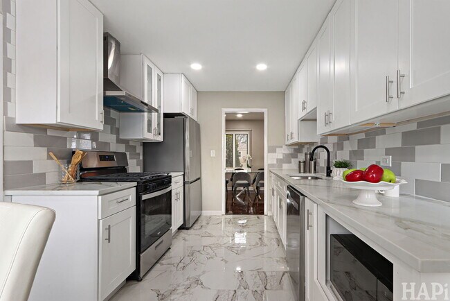 Building Photo - 75 Carthage Ln