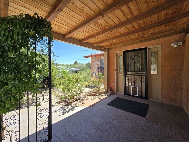 Building Photo - 166 Galisteo Ln