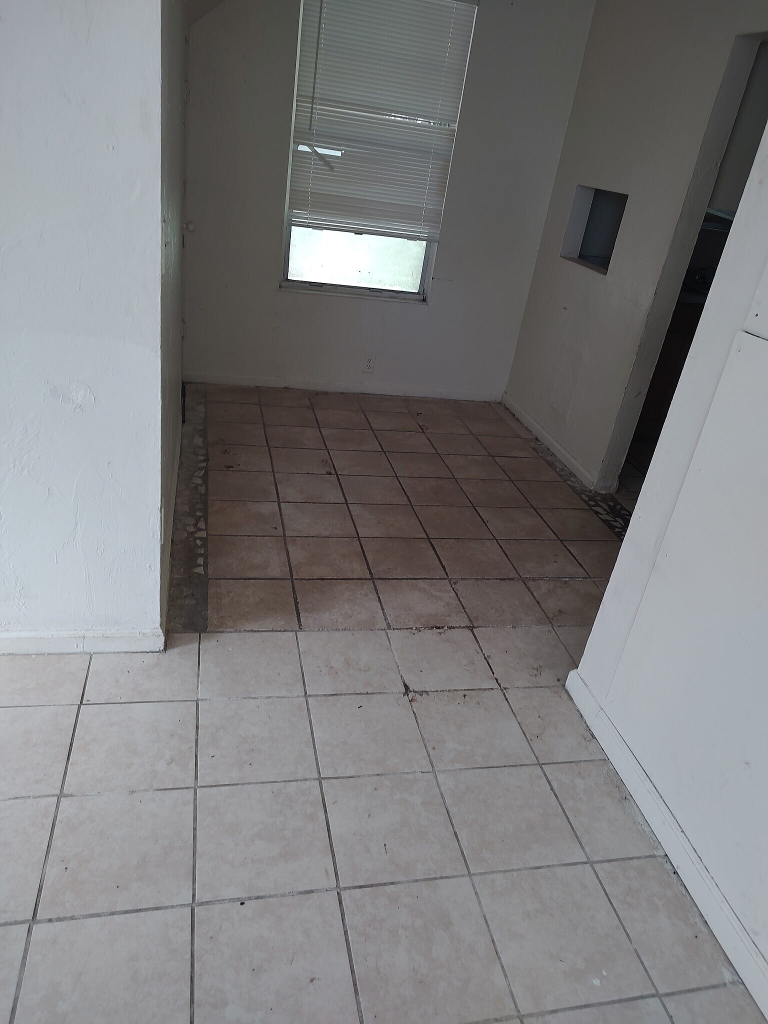 Building Photo - 538 State St