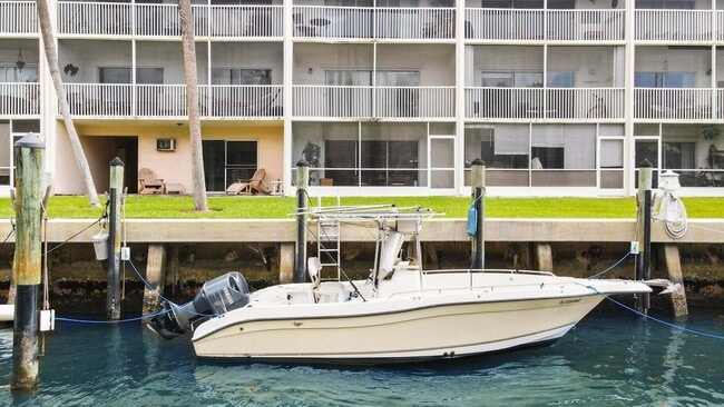 Building Photo - 120 Lehane Terrace