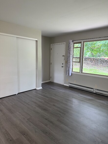 Building Photo - 2918 Sunnyside Dr