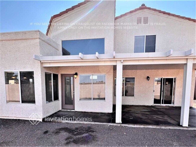 Building Photo - 415 Opal Dr