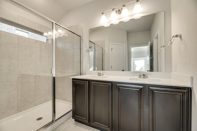 Building Photo - Perfect 3 bed 2 bath in new development in...