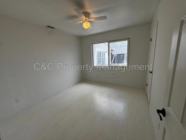 Building Photo - 3513 Clayburn Rd