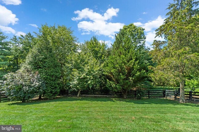 Building Photo - 4012 Belgrave Cir