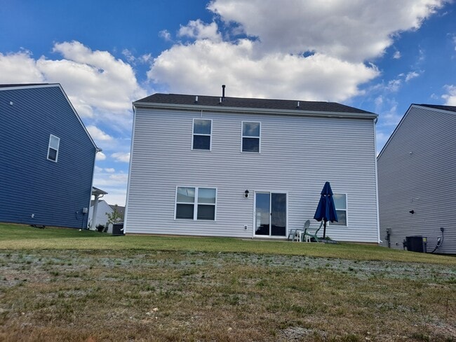 Building Photo - 2879 Red Barn Rd