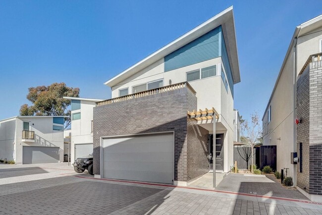 Building Photo - Available Modern Long Term Unfurnished home in Imperial Beach!