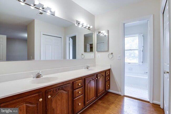 Building Photo - 1494 Hampton Hill Cir