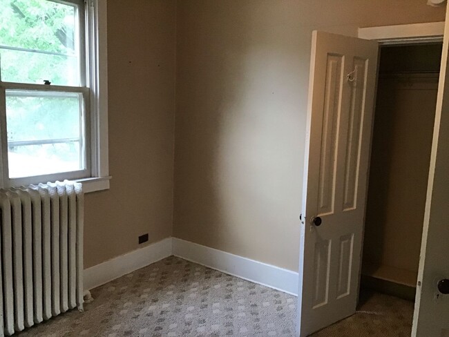 Building Photo - Upper Level Duplex- 2 Bedroom 1 Bath  Morr...