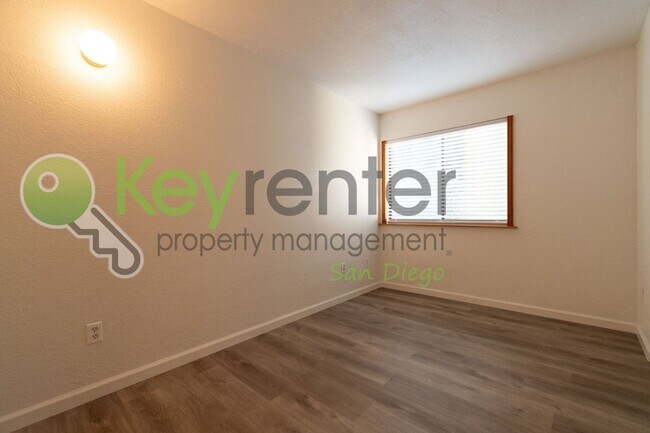 Building Photo - Walking distance to Fashion Vally Mall |2 minute drive to both North and South 163, as well as I-8