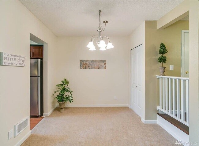 Dining Room - 4647 W Lake Sammamish Pkwy SE
