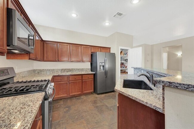 Building Photo - 10605 Bardilino St