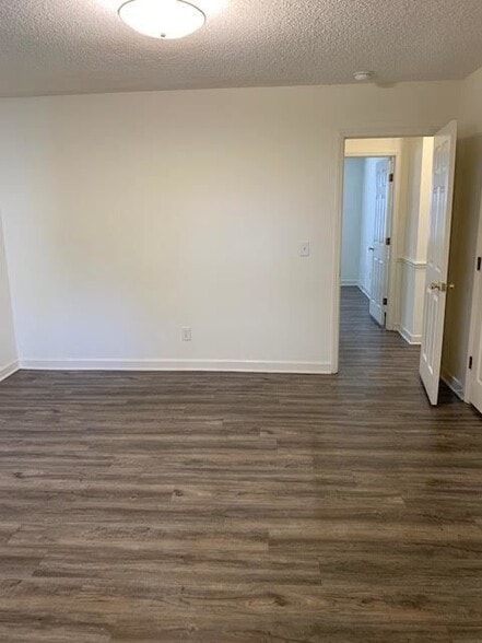 Building Photo - 4320 Belcher St