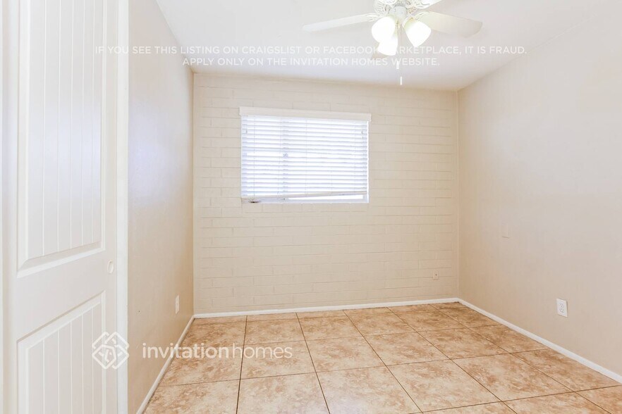 Building Photo - 4454 W Avalon Dr