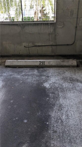 Building Photo - 2275 Biscayne Blvd