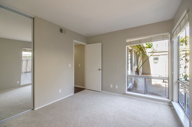 Building Photo - Rare Rental Opportunity in a Prime Los Gatos Location!